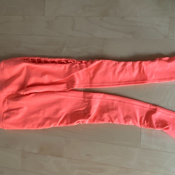Workout bundle (Alo Yoga & Lululemon) - Picture 6 of 8